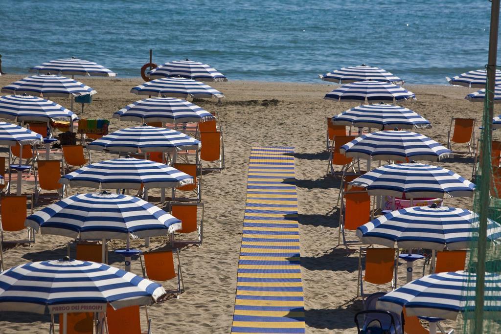 Hotel Parco Dei Principi Giulianova Buitenkant foto